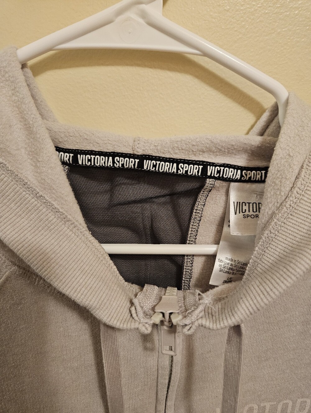 Victoria Sport/Victoria Secret; full-zip hoodie; light Taupe/Gray color; large - Picture 12 of 13